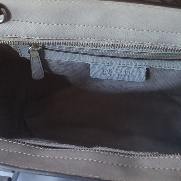 Michael Kors satchel. - Picture 3 of 11